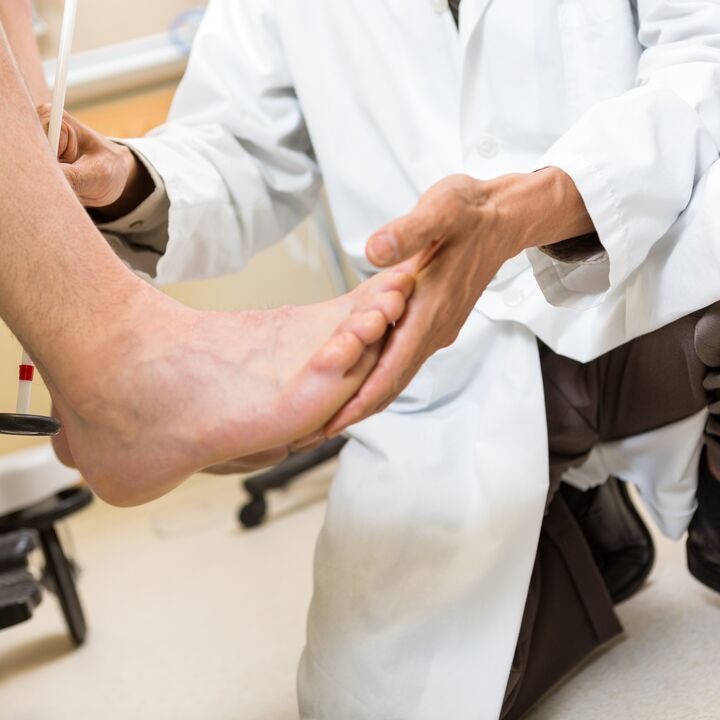 A dor nas articulacións severa é un motivo para ver un médico para un exame