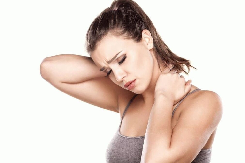 dor intensa no pescozo e os omóplatos debido á osteocondrose cervical